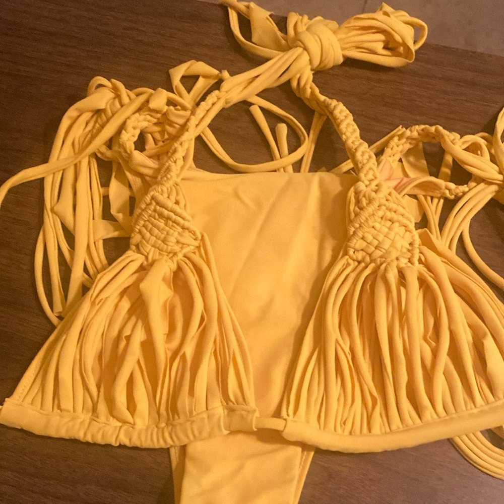 Fashion Nova Yellow Bikini- top and bottom brand new with tags size small